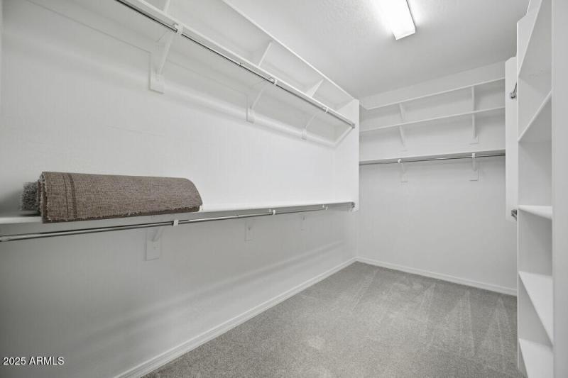 8827 W PASADENA Avenue - Ready Now!