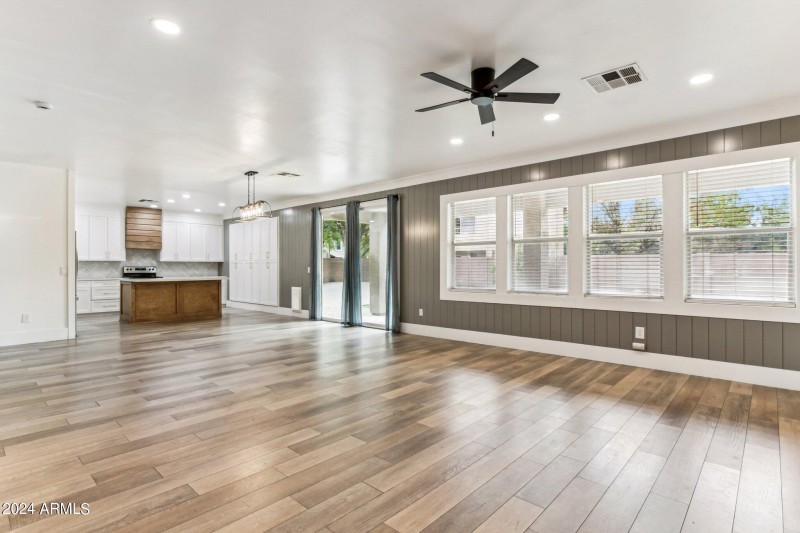 Family Room w/ Dining Area2