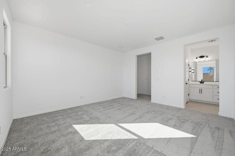 8827 W PASADENA Avenue - Ready Now!