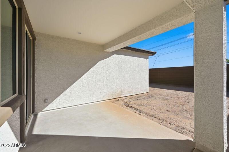 8827 W PASADENA Avenue - Ready Now!