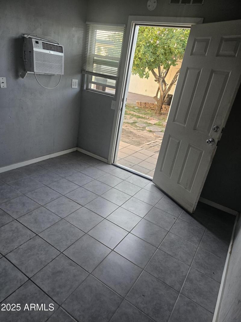 Interior small backyard Art Studio