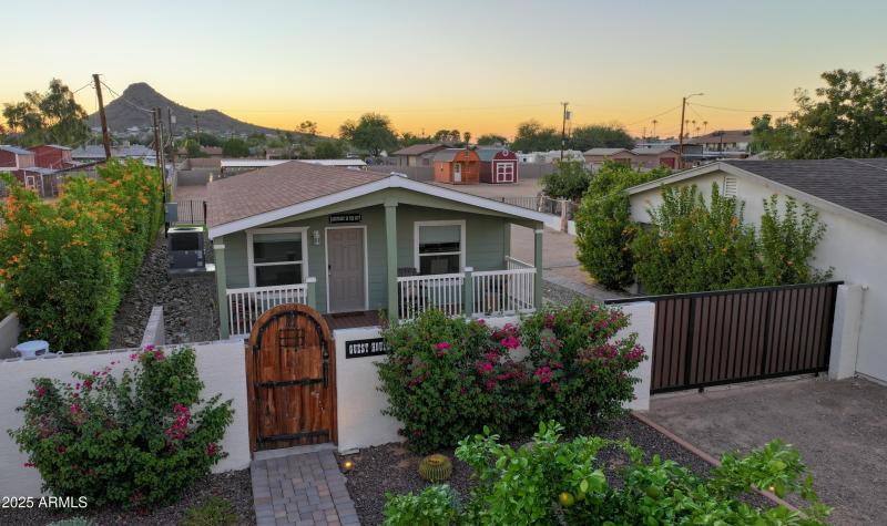 15220 Guest House, RV Gate