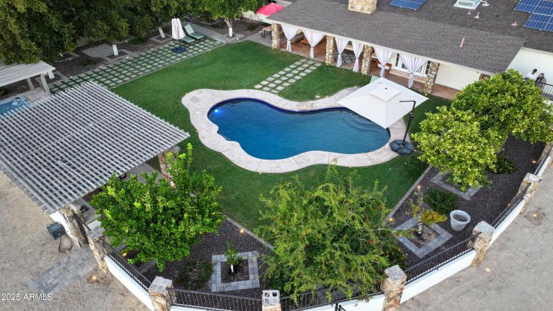 15220 Main House Pool Grounds