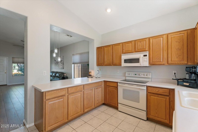 08_3553 W Morse Court_Kitchen