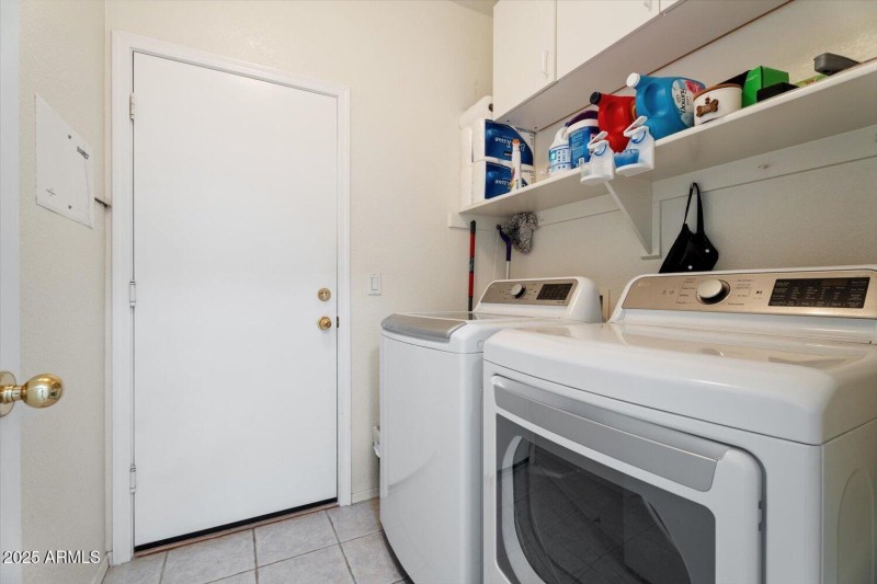 16_3553 W Morse Court_Laundry