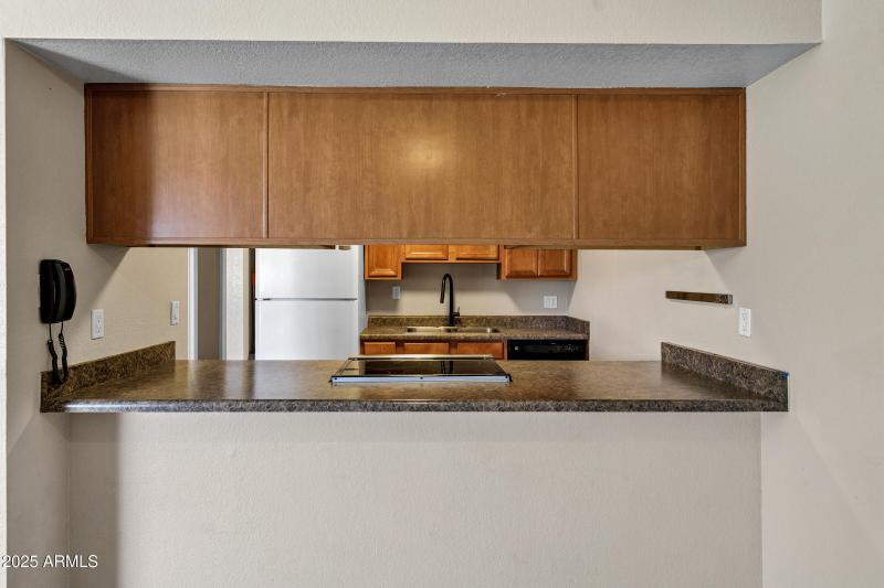 1402 E Guadalupe Rd-9