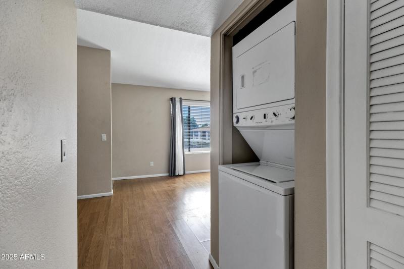 1402 E Guadalupe Rd-20