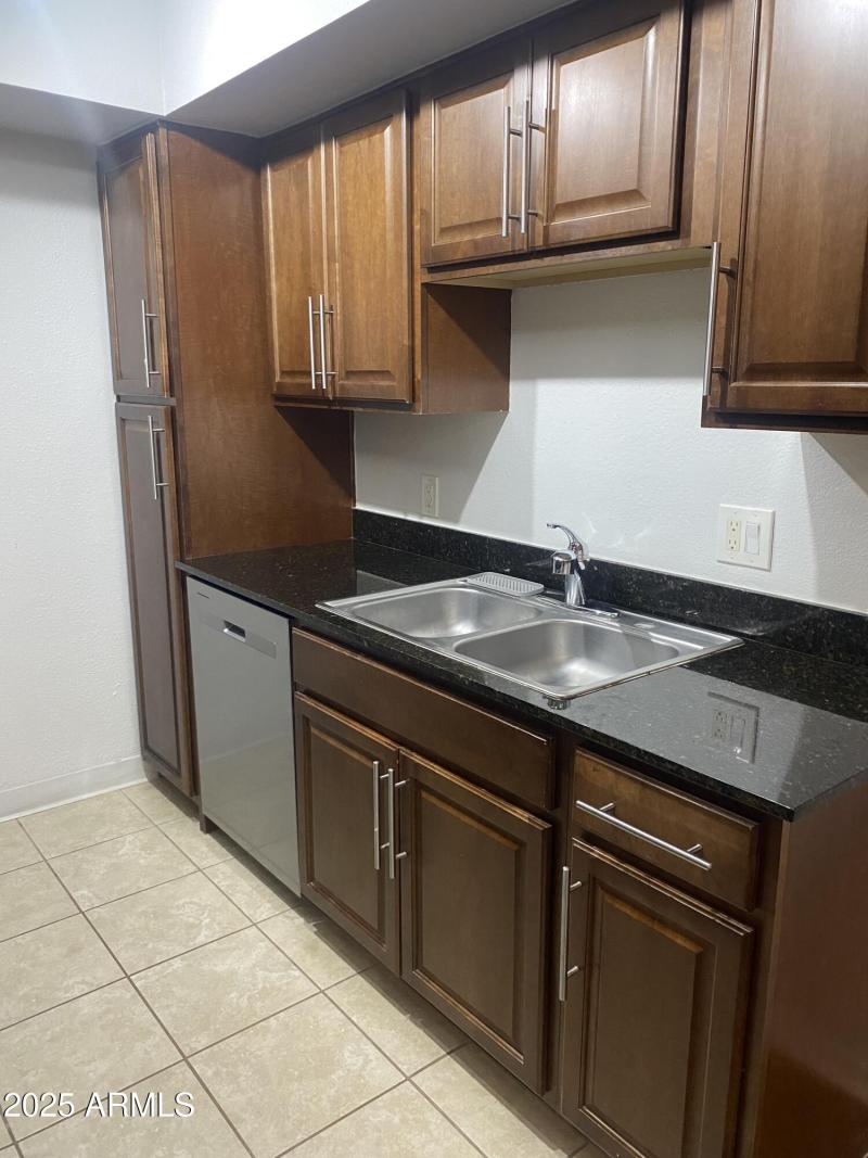 KT 1 - 7350 N. Via Paseo Del Sur