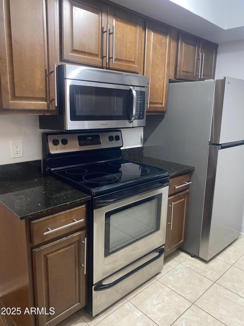 KT 2 - 7350 N. Via Paseo Del Sur