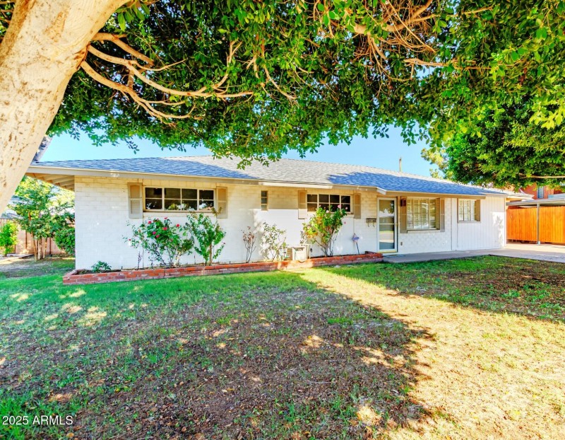 Excellent Curb Appeal