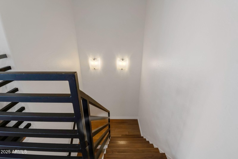 9-web-or-mls-Qp-2410