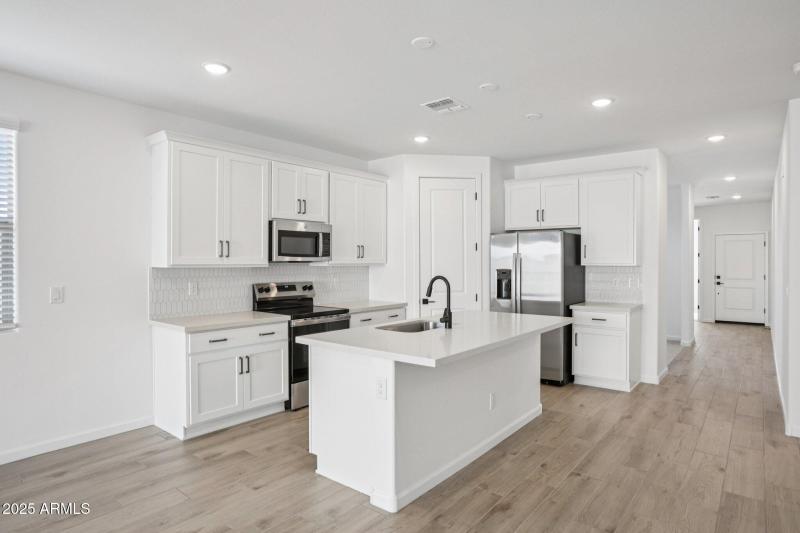 13-web-or-mls-La Senda Dr W-S0511-013