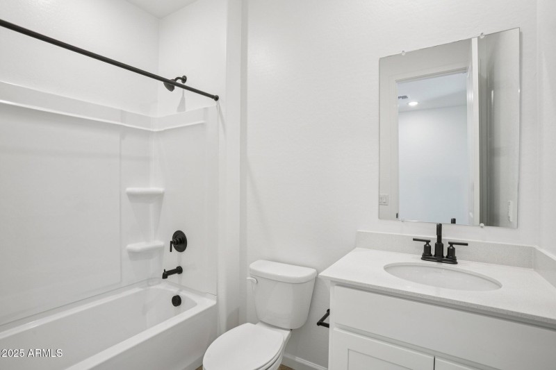 16-web-or-mls-La Senda Dr W-S0511-016