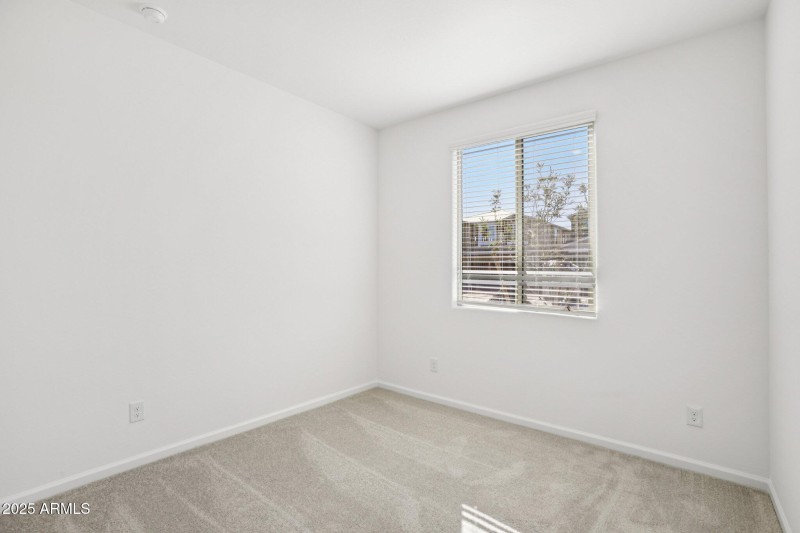 17-web-or-mls-La Senda Dr W-S0511-017