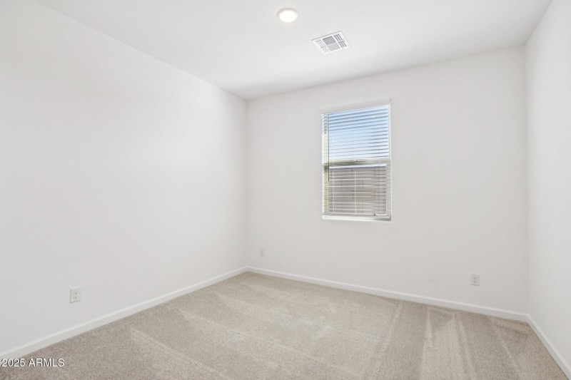 19-web-or-mls-La Senda Dr W-S0511-019