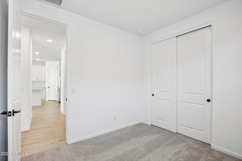 26-web-or-mls-La Senda Dr W-S0511-026