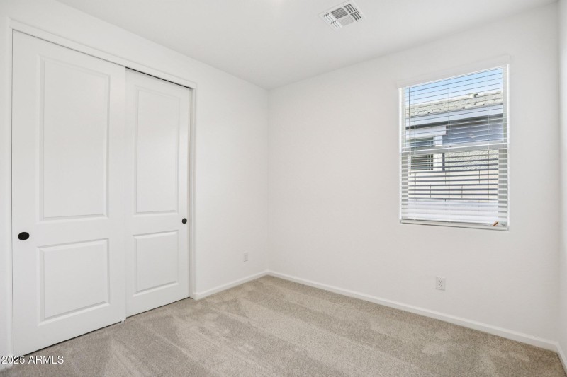 27-web-or-mls-La Senda Dr W-S0511-027