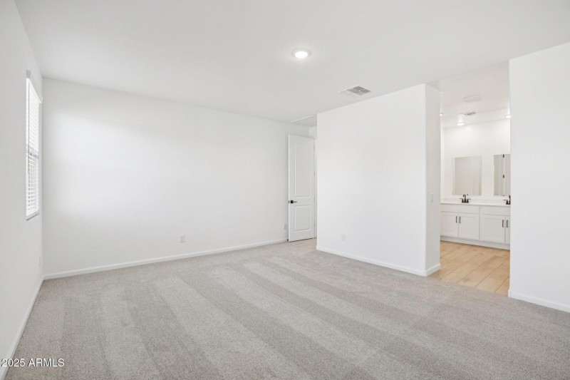 29-web-or-mls-La Senda Dr W-S0511-029