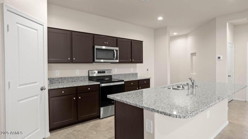 Mockingbird-Estrella Vista-3730-Buckeye-