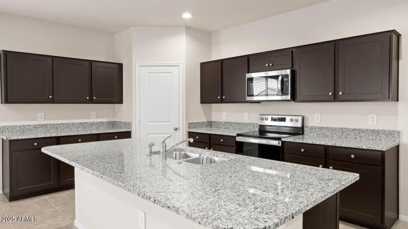 Mockingbird-Estrella Vista-3730-Buckeye-