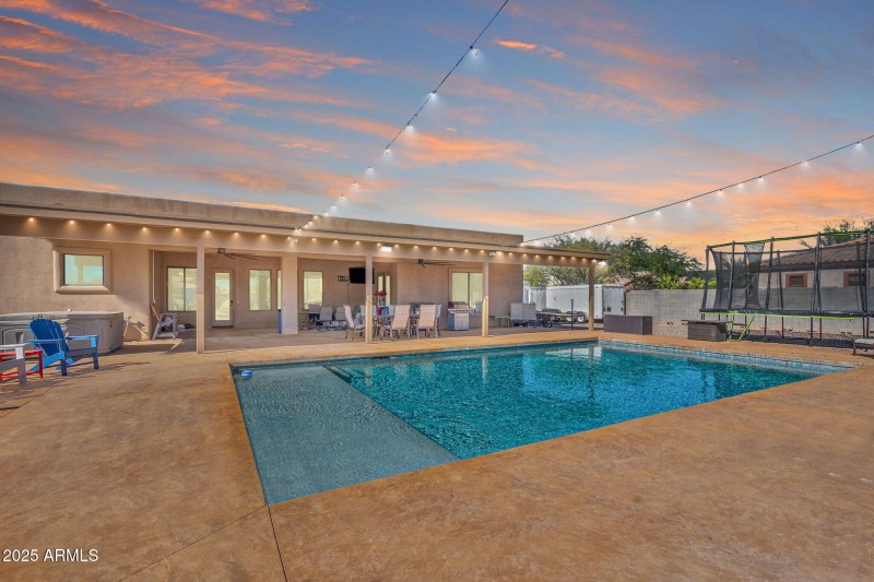 4-web-or-mls-A7406943 (2)