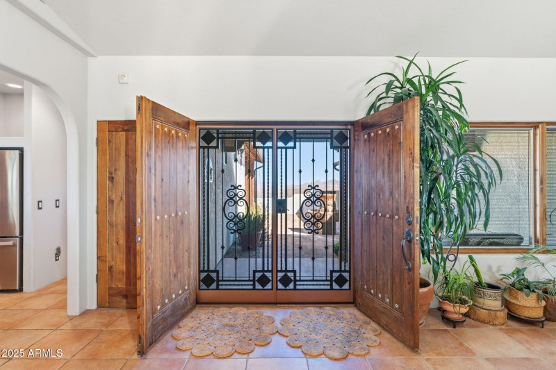 40-web-or-mls-Mustang Trail-29