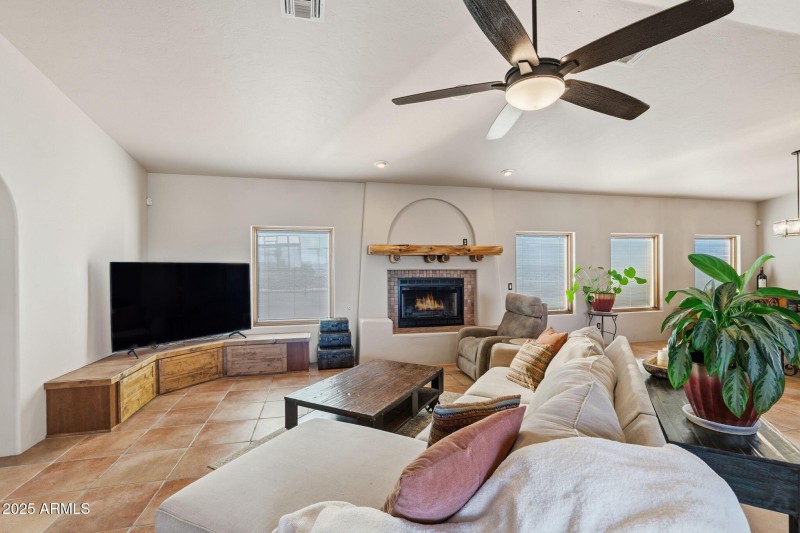 47-web-or-mls-Mustang Trail-36