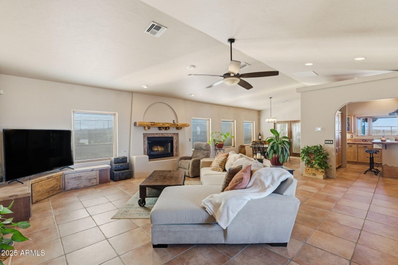 48-web-or-mls-Mustang Trail-37