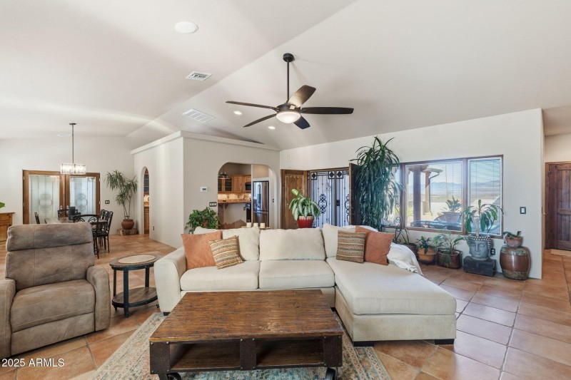 50-web-or-mls-Mustang Trail-39