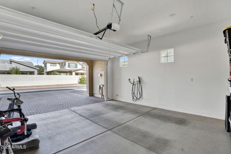 239 E balsam Edgar Rascon Realtor (36)