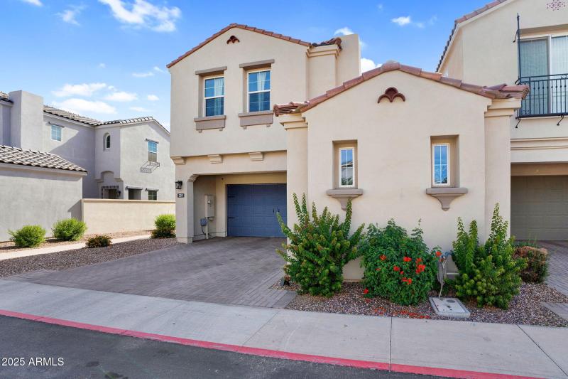 239 E balsam Edgar Rascon Realtor (3)