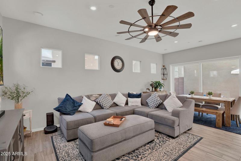 239 E balsam Edgar Rascon Realtor (5)