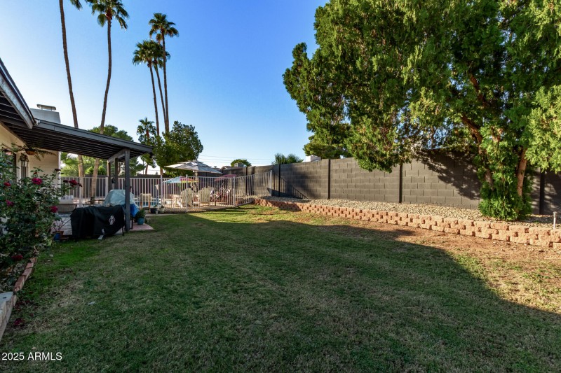 Spacious, Private Yard