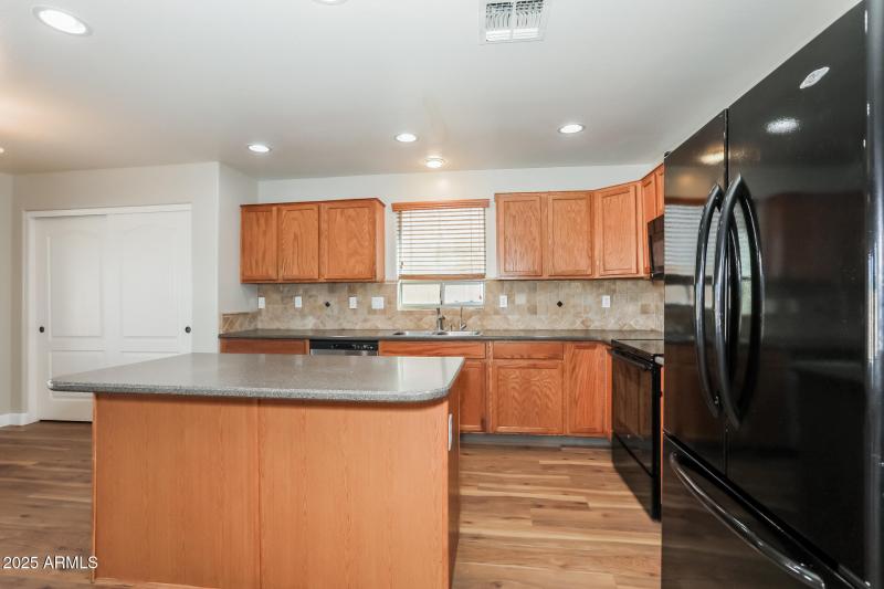 8-photo-Kitchen-3313f7f3-8b48-4057-9ca3-