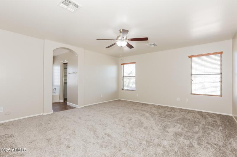 10-photo-Main-Bedroom-531c654f-dbbf-45ea