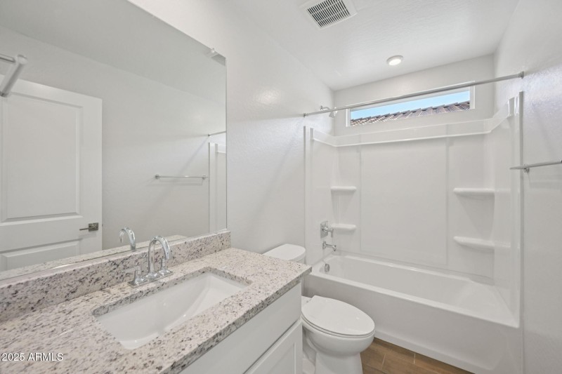 24-web-or-mls-W Jessie Ln-S0611-024