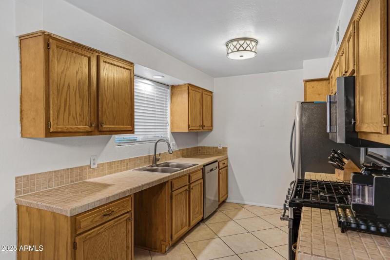 1111 E Turney Ave #7-12