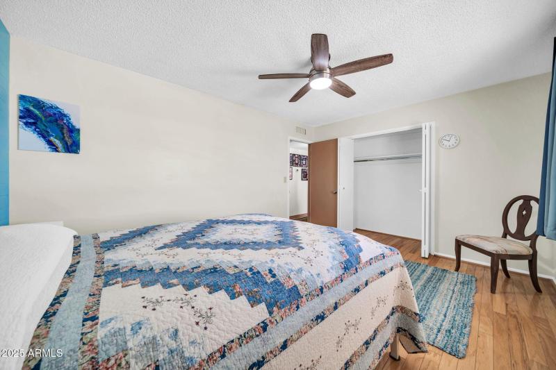 10517 W Cumberland Dr-17