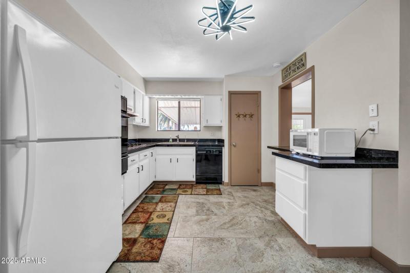 10517 W Cumberland Dr-12