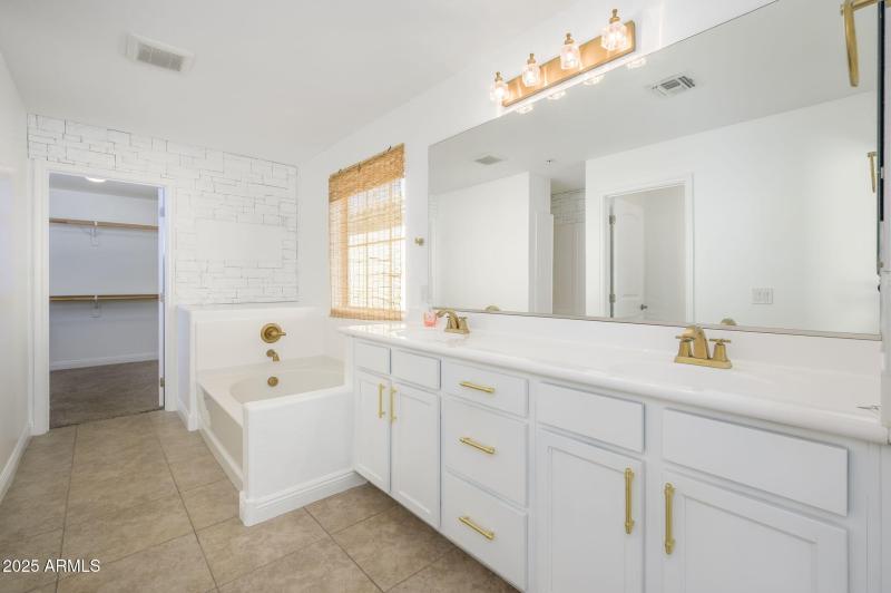 18-web-or-mls-WhiteRock-9