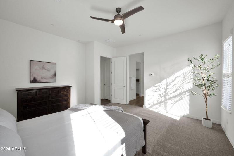 Primary En Suite Queen