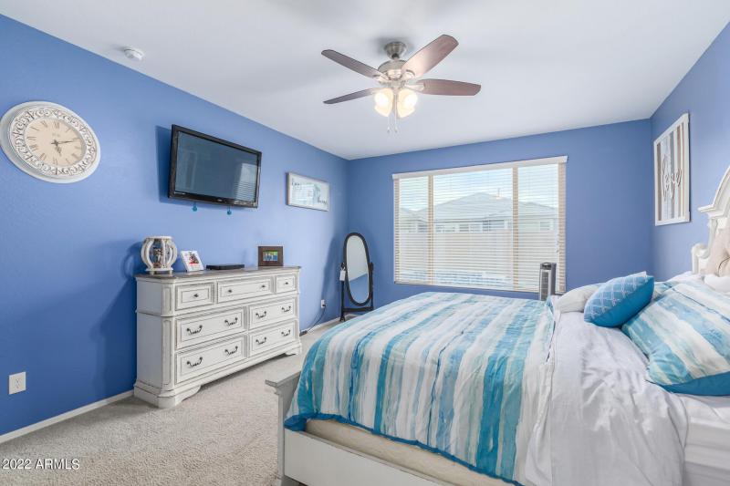 0017-17 - Danish Red