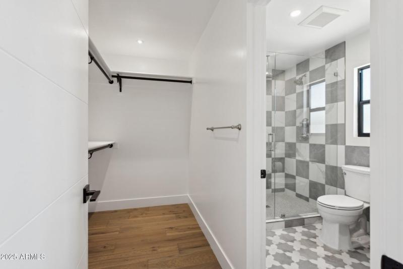 28-web-or-mls-1707-e-pinchot-ave