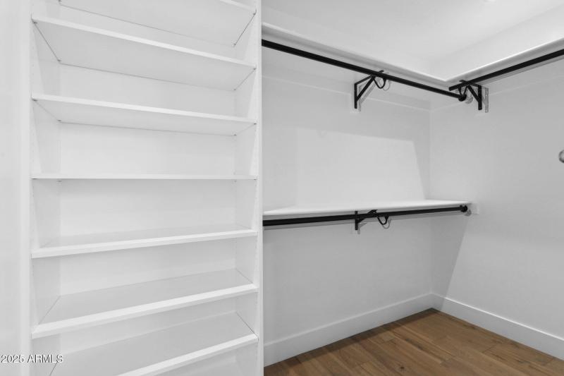 29-web-or-mls-1707-e-pinchot-ave