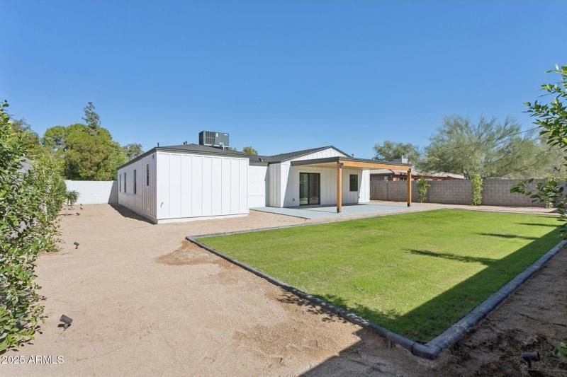 34-web-or-mls-1707-e-pinchot-ave