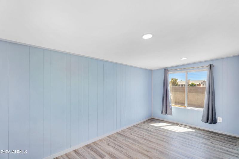 17-web-or-mls-747 E germann-17