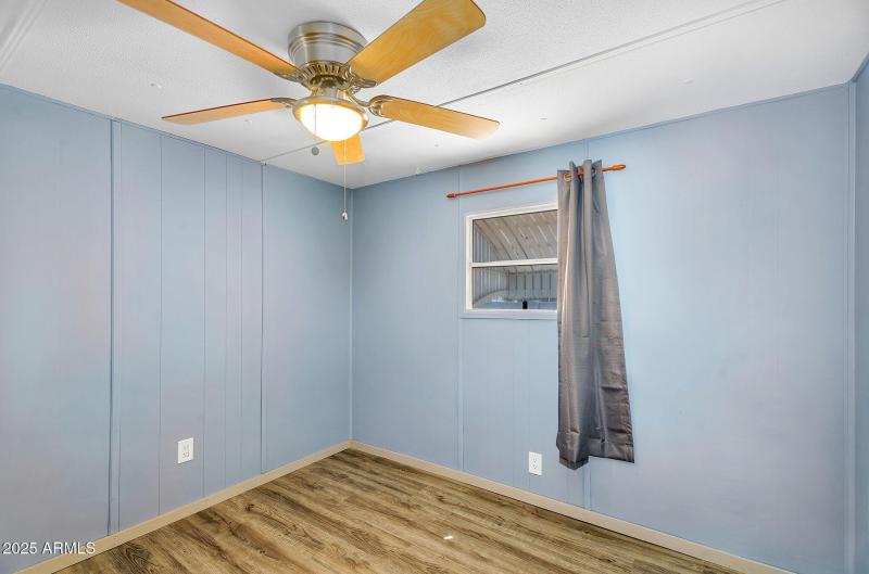 25-web-or-mls-747 E germann-26