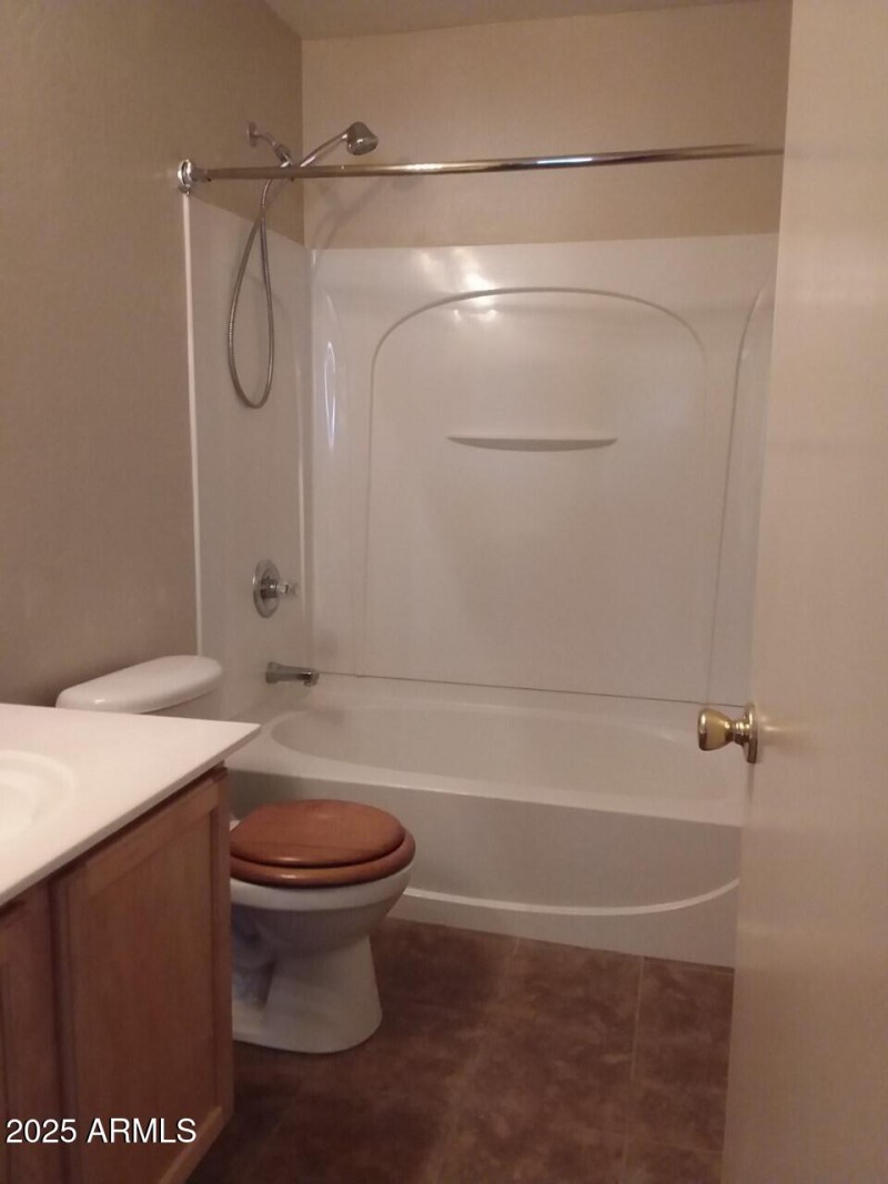 224th Upstairs Bath clean