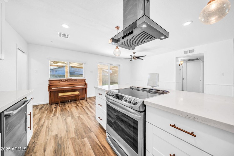 5503 W Carol Ann Way-14