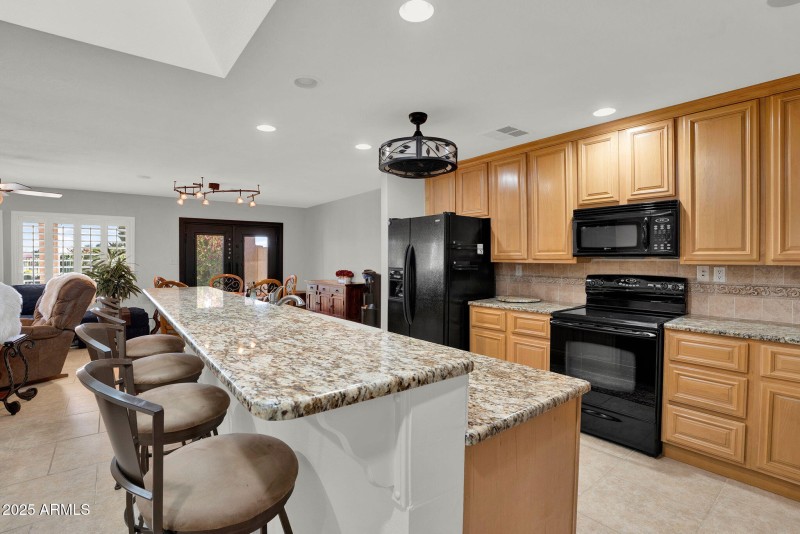 9-web-or-mls-12405 S Potomac St-9